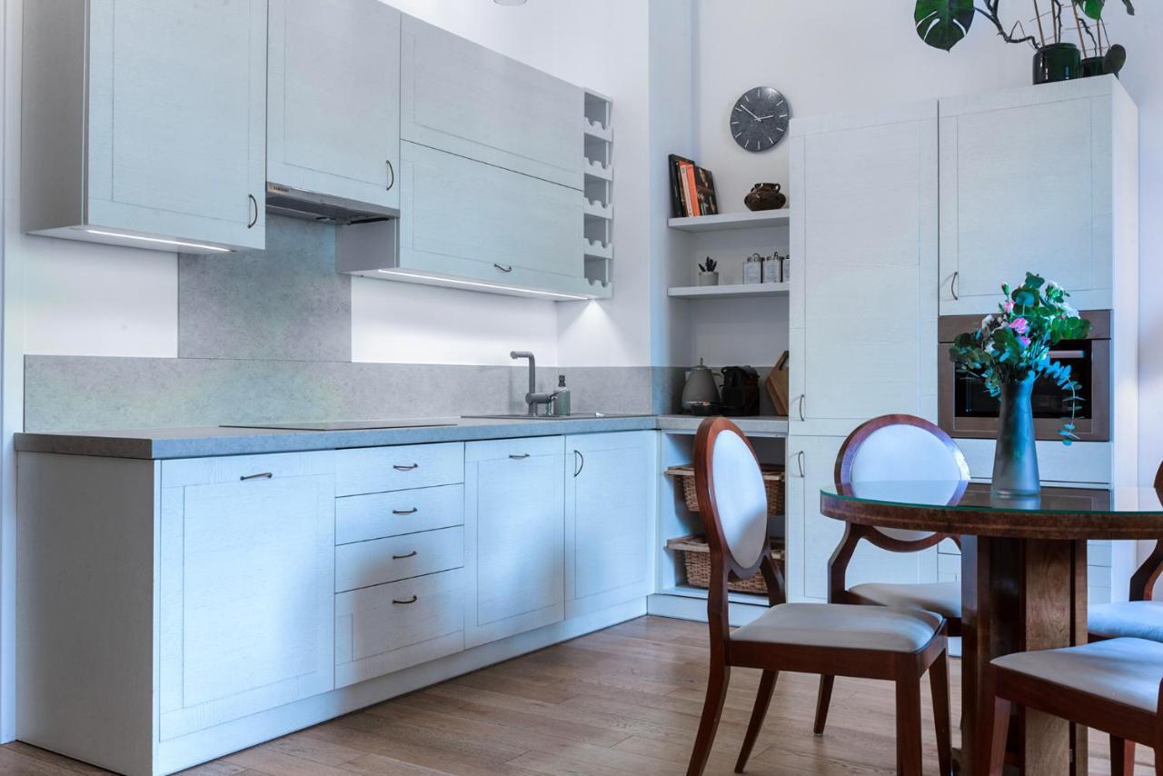 Grand Theatre Premium Apartment. Super Central. Варшава Экстерьер фото